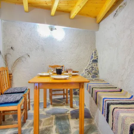 Apartament παραδοσιακό σπίτι στο χωριο *