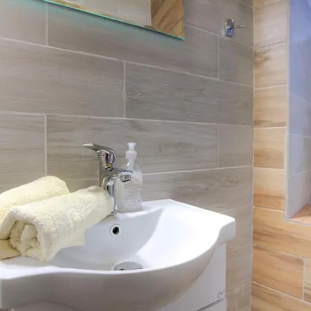 παραδοσιακό σπίτι στο χωριο *