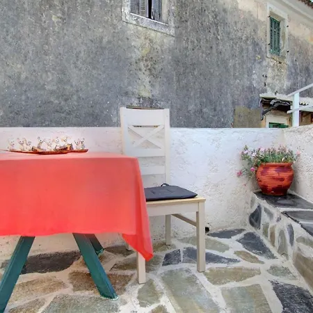 παραδοσιακό σπίτι στο χωριο Apartament